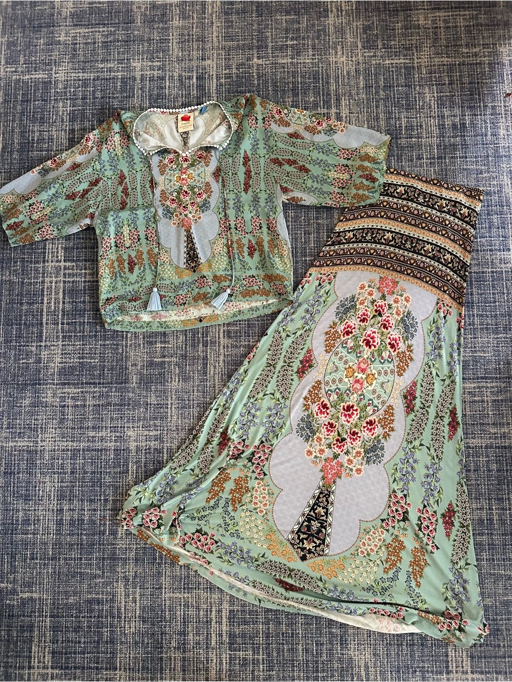 Farm Rio top and skirt XS